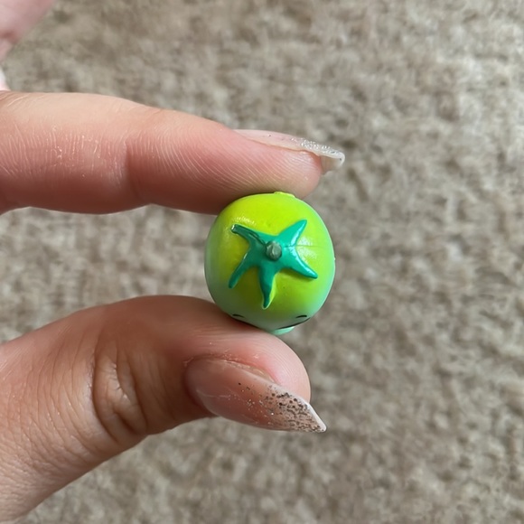 SHOPKINS! Cherie Tomatoe! - Picture 2 of 4